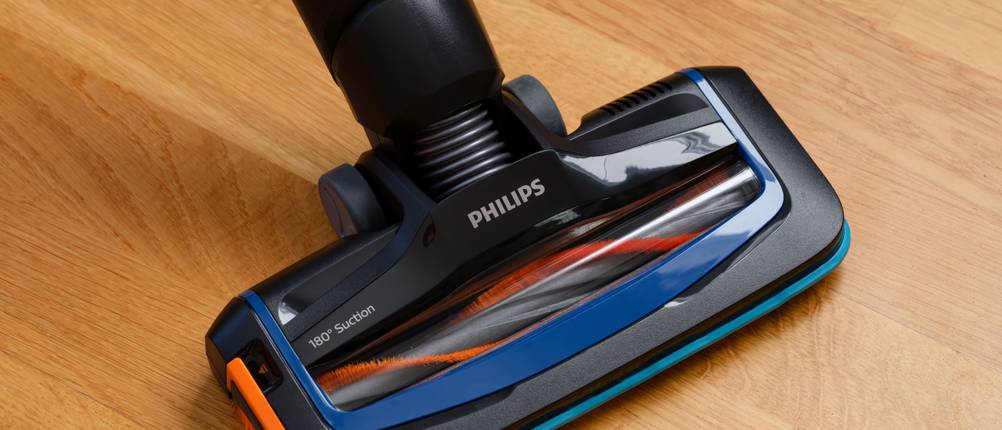 Tierhaarstaubsauger im Test: Ansicht eines Modells der Marke Philips mit Aufsatz. 
