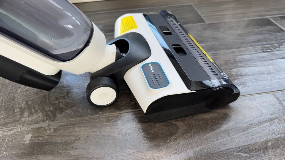 Tineco Floor One S5 Steam wischt den Boden