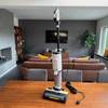 Tineco Floor One S5 Steam auf dem Tisch