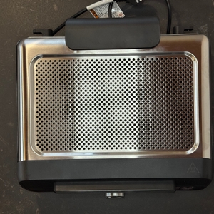 Getesteter Tischgrill von Ninja von oben.