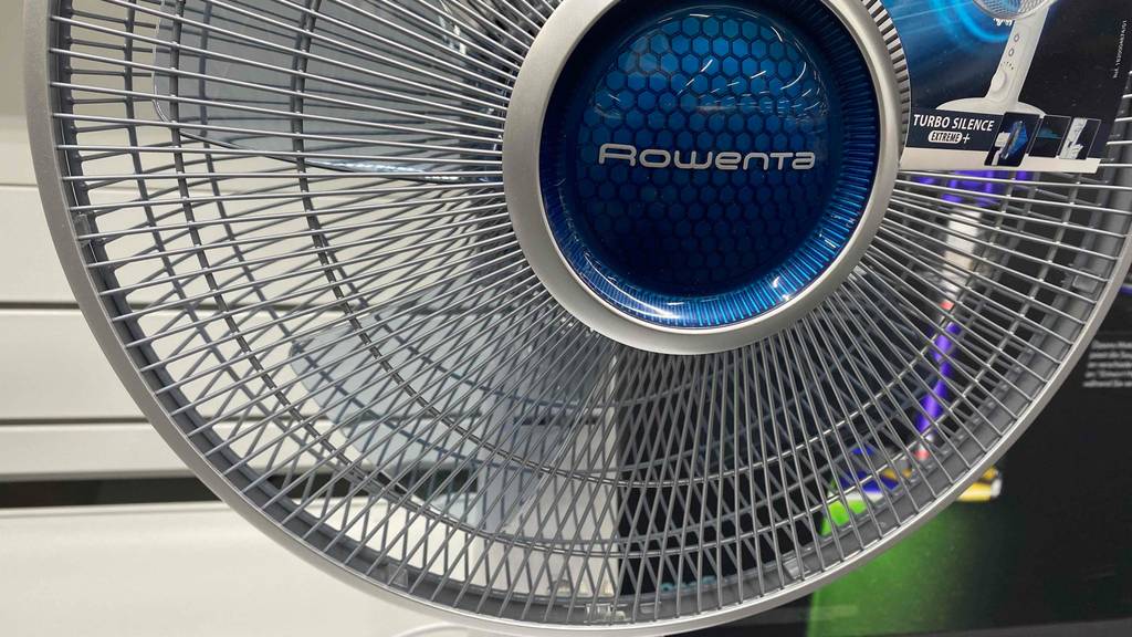 Tischventilator mit Fernbedienung von der Marke Rowenta im Test.