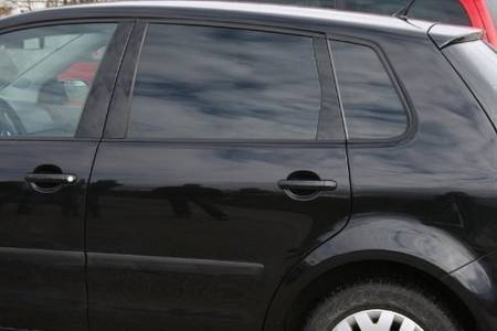 Lichtdurchlässiger Fenstervorhang Auto-Armaturenbrett auf schwarz