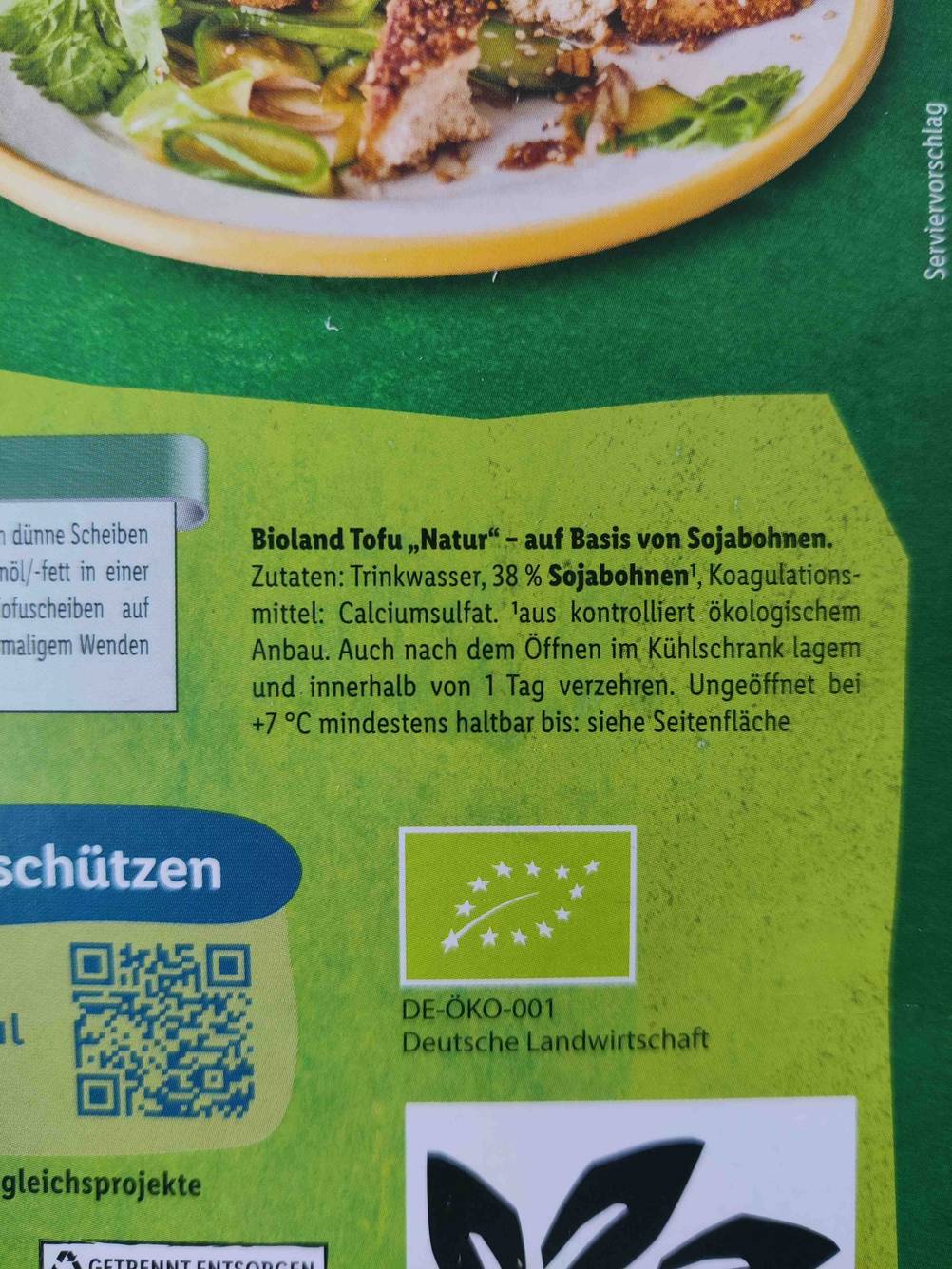 Tofu getestet: Nahaufnahme der Zutaten auf der Rückseite einer Originalverpackung.