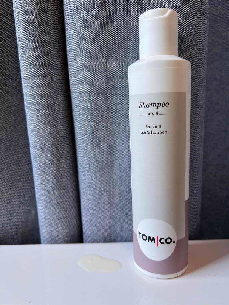 Antischuppenshampoo Flasche von Tom-Co.