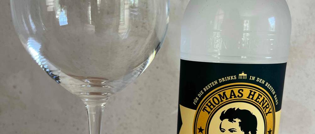 Tonicwater mit Glas. 