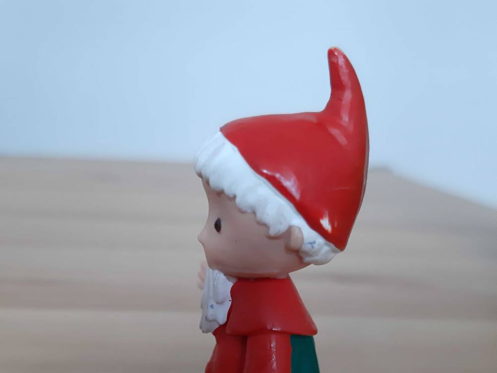 Nahaufnahme des Kopfes einer Tonie-Figur im Test von der Seite.