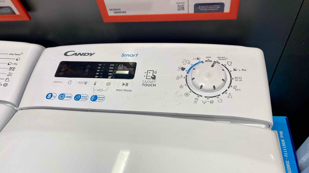 Temperaturregler und Programme von einer getesteten Toplader-Waschmaschine.