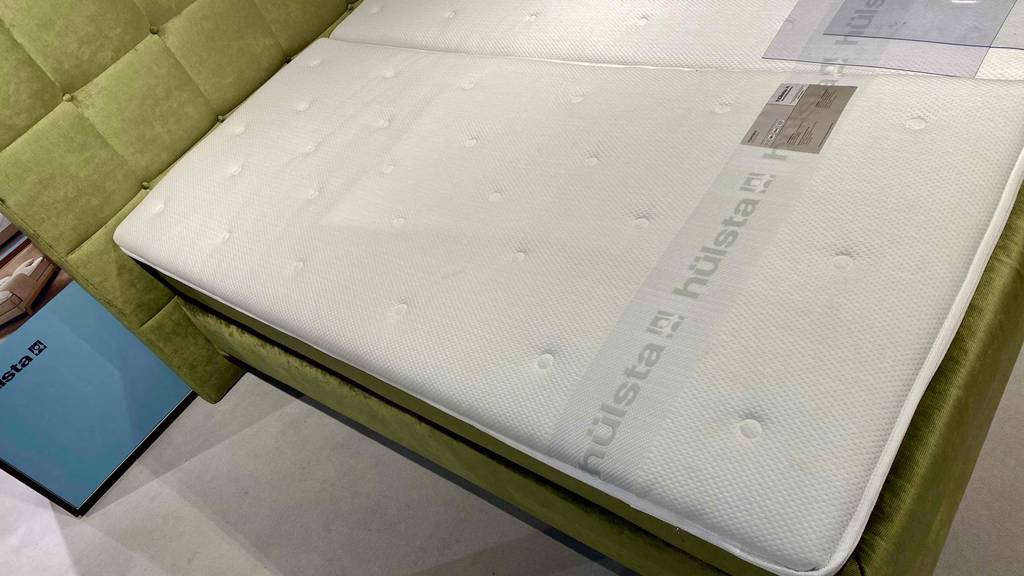 Getesteter Topper mit einer 90x200 cm Abmessung befindet sich im Kaufhaus.