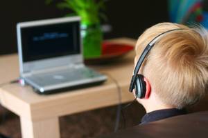 Tragbare Fernseher haben in der Regel einen AUX-Anschluss