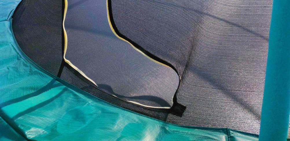 Im Test: GSD-Trampolin – Federn (unter Abdeckung) außerhalb der Sprungfläche