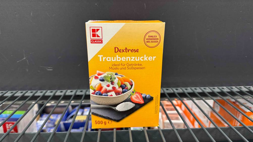 Getestet: Eine Packung Traubenzucker auf einem Gitter.