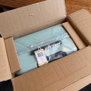 Der geöffnete Karton des Travelite Bali von oben.