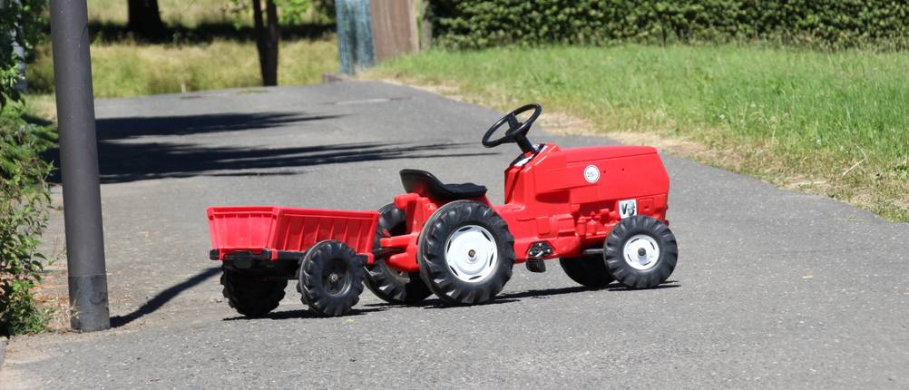 trettraktor-mit-anhänger-test