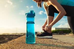 trinkflasche-für-kohlensäurehaltige-getränke-nalgene-trinkflasche