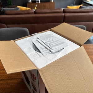 Der geöffnete Karton der Tristar FR-6980.