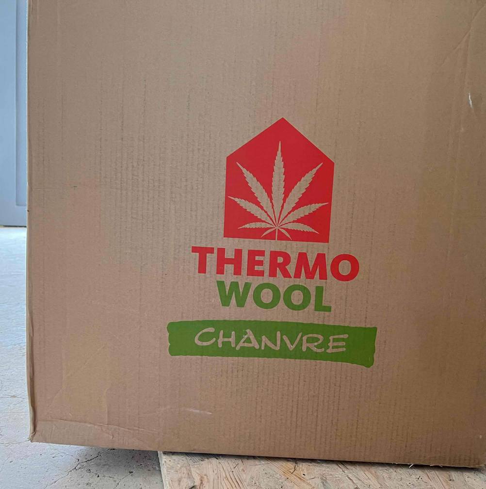 Verpackung mit Markenname 