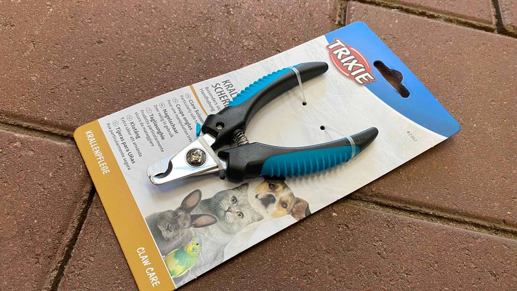 Krallenschere getestet: Nahansicht einer Krallenschere in der Verpackung.