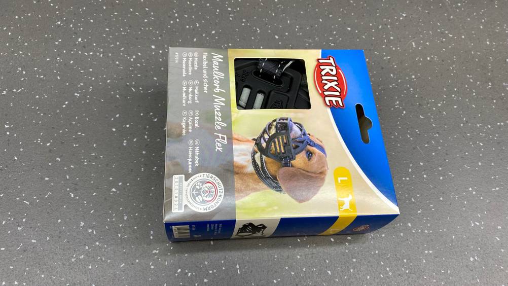 Getesteter Maulkorb für Hunde von Trixie befindet sich in seiner Verpackung.