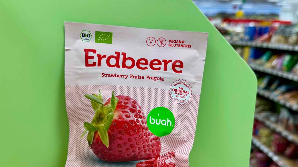 Trockenfrüchte im Test: Nahaufnahme der Vorderseite der Verpackung mit Informationen.