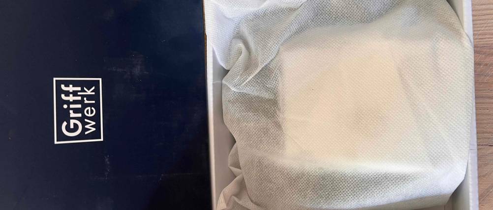 Türbeschlag verpackt in Box von oben