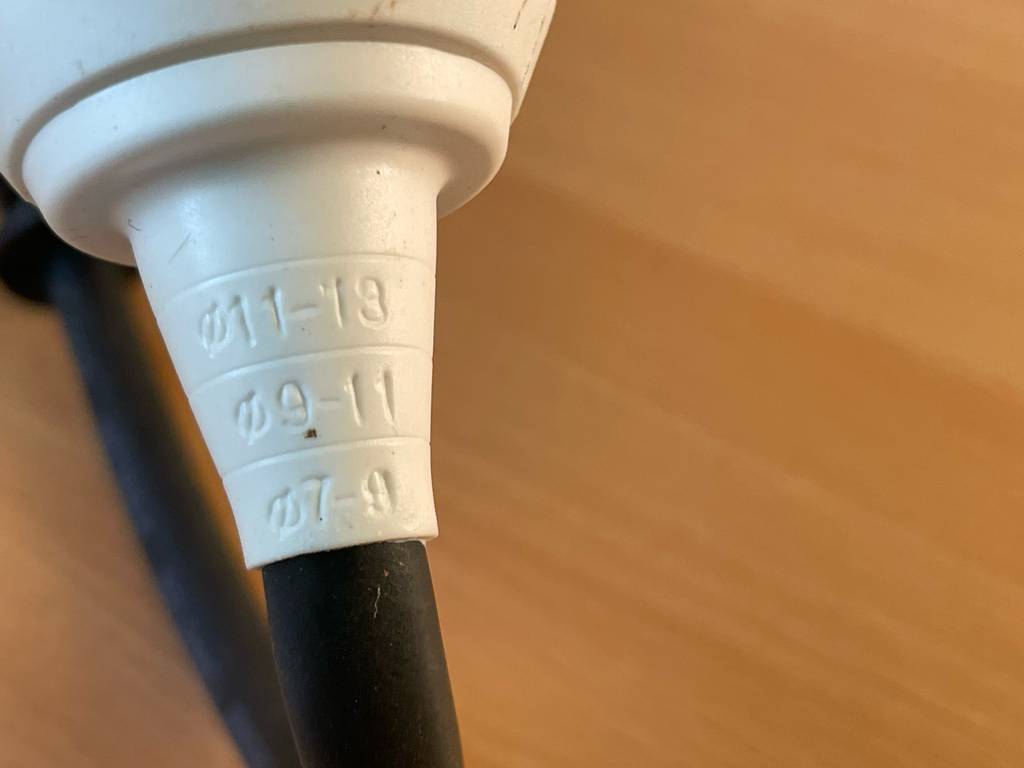 Auf einem getesteten Typ 2-Ladekabel sind Durchmesserangaben eingraviert.