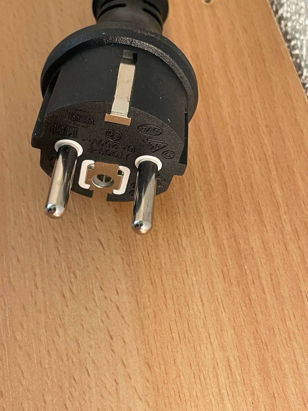 Typ 2-Ladekabel im Test: Detailansicht des Steckers.