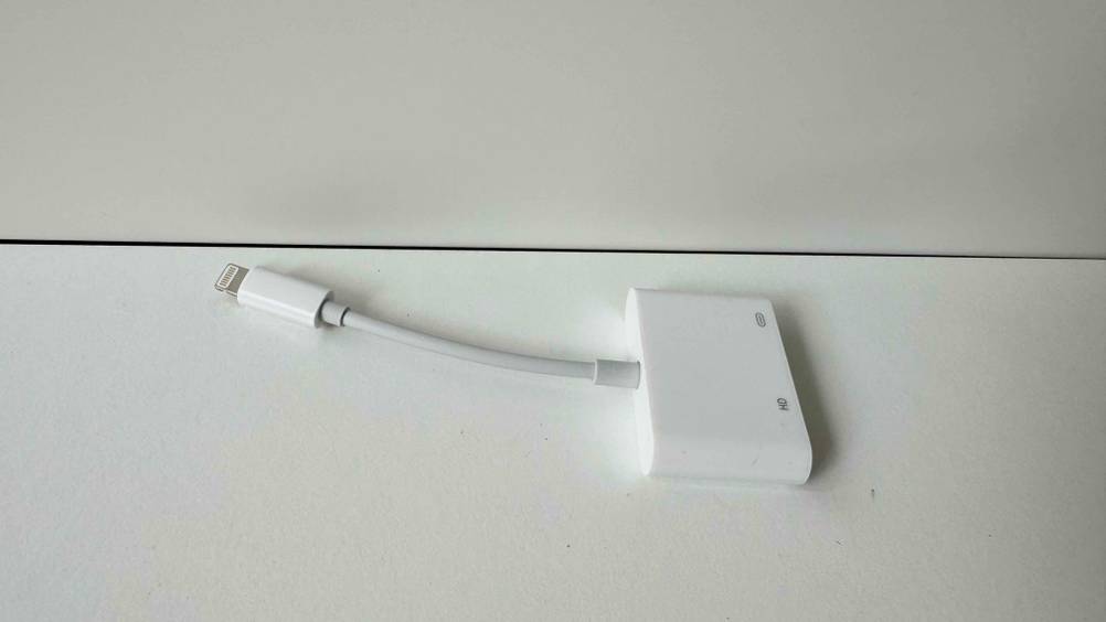 Ubluker Lightning-Hdmi-Adapter getestet: Produkt liegt auf hellem Untergrund.