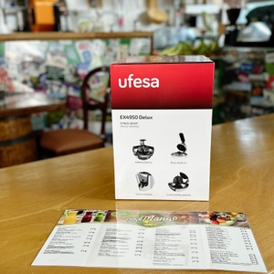 Die Verpackungsübersicht der Ufesa Zitruspresse EX4950 zeigt eine bebilderte Darstellung des Geräts mit seinen Hauptmerkmalen und technischen Daten.