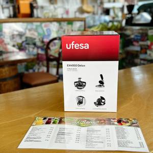 Die Verpackungsübersicht der Ufesa Zitruspresse EX4950 zeigt eine bebilderte Darstellung des Geräts mit seinen Hauptmerkmalen und technischen Daten.