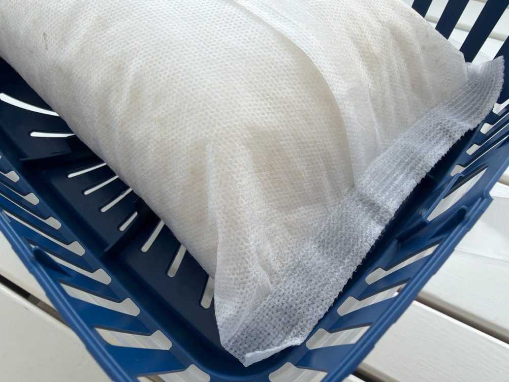 Der Rand vom Granulat im Uhu-Luftentfeuchter Original