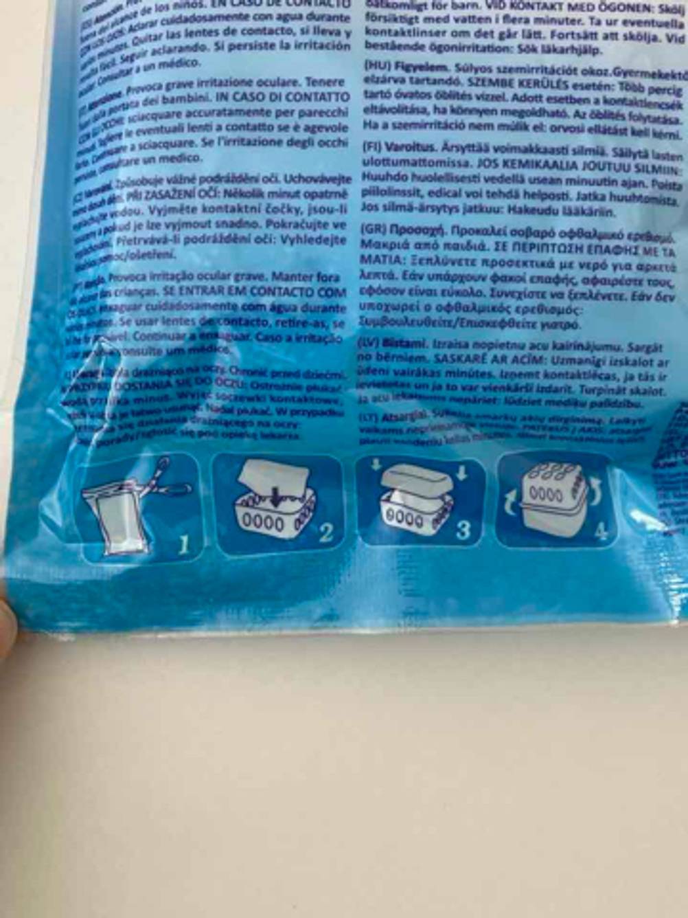 Silica-Gel getestet: Ansicht der schrittweisen Anwendungsbeschreibung auf einem weiß-blauen Kunststoffbeutel.