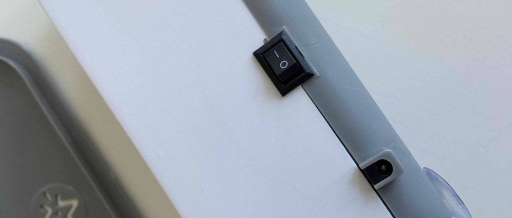 Der Schalter des getesteten Ultraschallreinigers ist abgebildet.