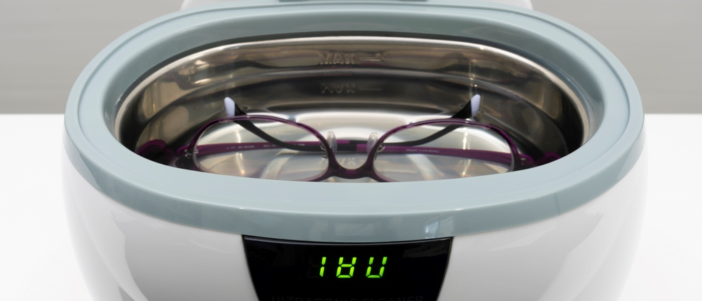 Ultraschallreiniger-Test: Brille in einem Gerät
