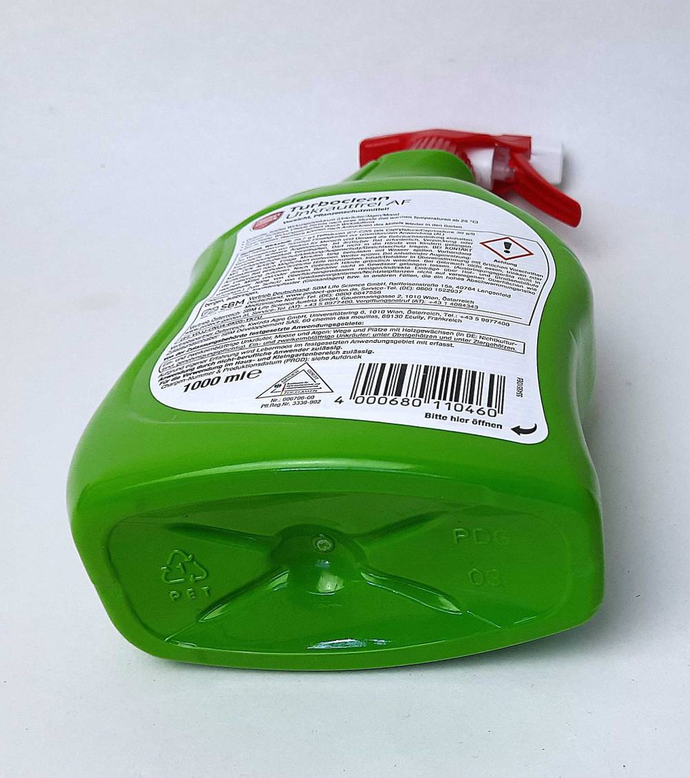 Boden der Flasche des Unkrautvernichters im Test.