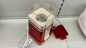 Popcornmaschine getestet: Eine Maschine von oben auf einer weißen Fläche.