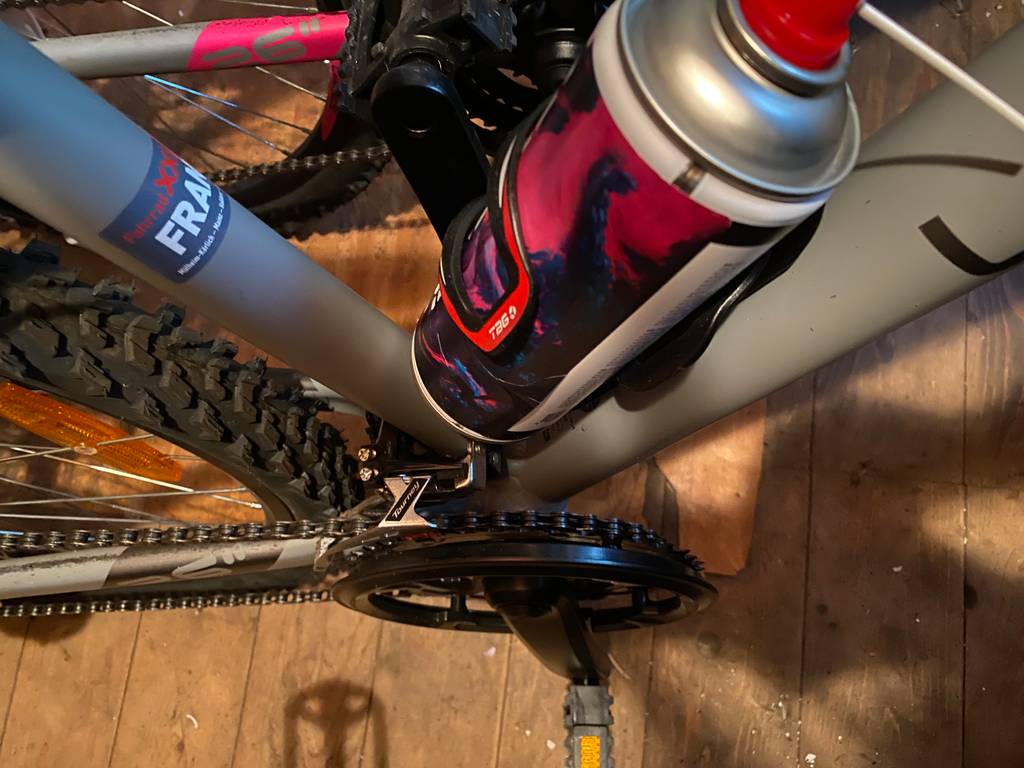 Kettenöl mit Fahrrad in der Abbildung.