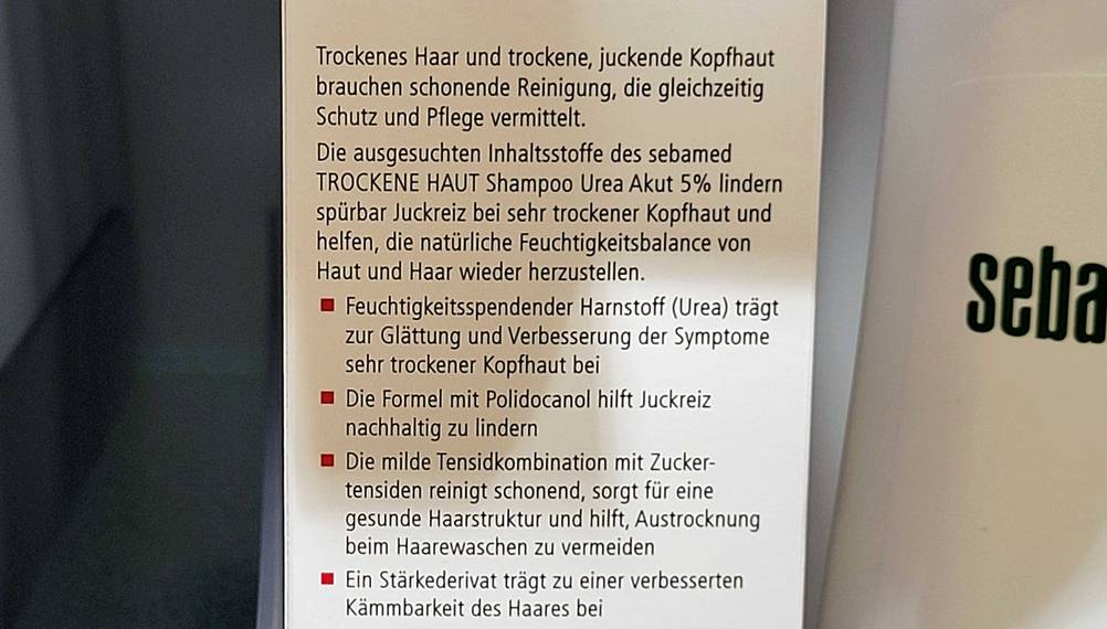 Urea-Shampoo im Test: Nahaufnahme der Rückseite der Verpackung mit Informationen.