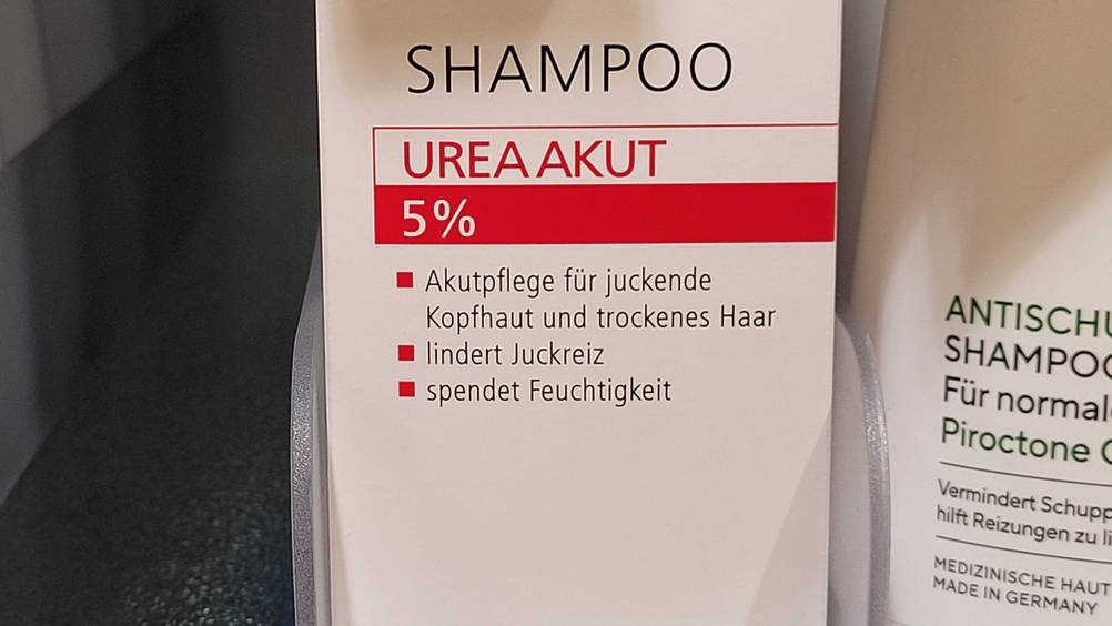 Urea-Shampoo-Test: Nahaufnahme der Vorderseite der Verpackung.