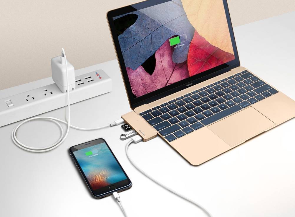 USB-C-Hub mit Netzteil