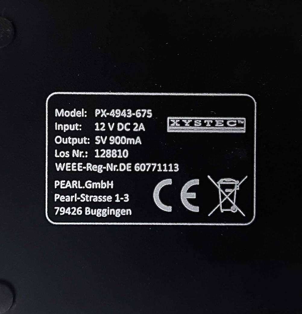USB-SATA-Adapter getestet: Nahaufnahme der Informationen auf der Rückseite des Gerätes.