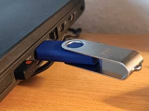 eingesteckter USB-Stick