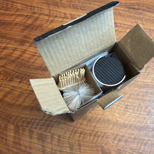 Der geöffnete Karton vom Valuxe OilPro-3 von oben