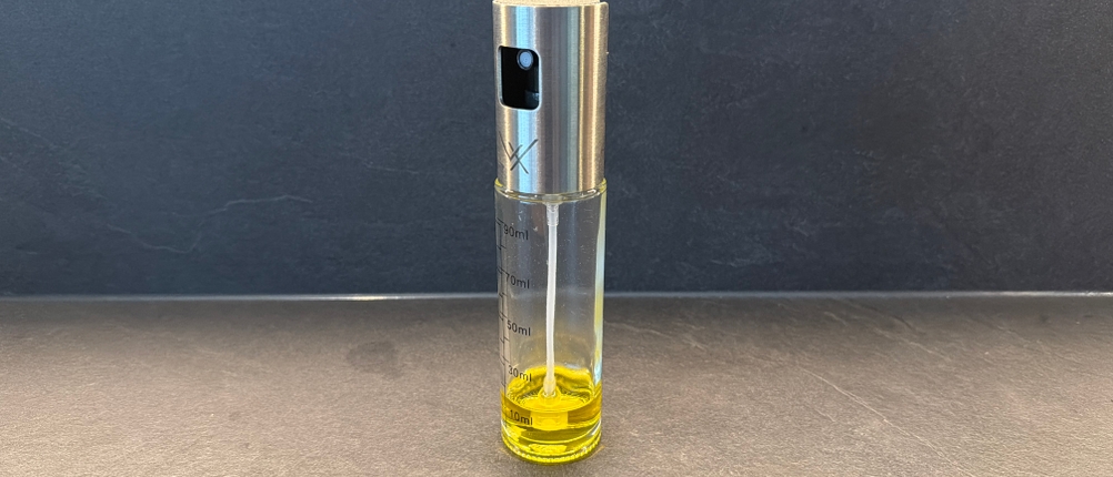 Der Valuxe OilPro-3 steht auf einer Küchenarbeitsplatte