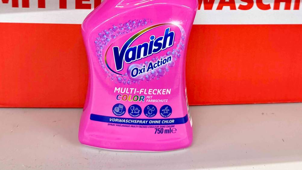 Vanish-Fleckenentferner getestet: Nahaufnahme der Vorderseite der Flasche mit Logo und Artikelbezeichnung.