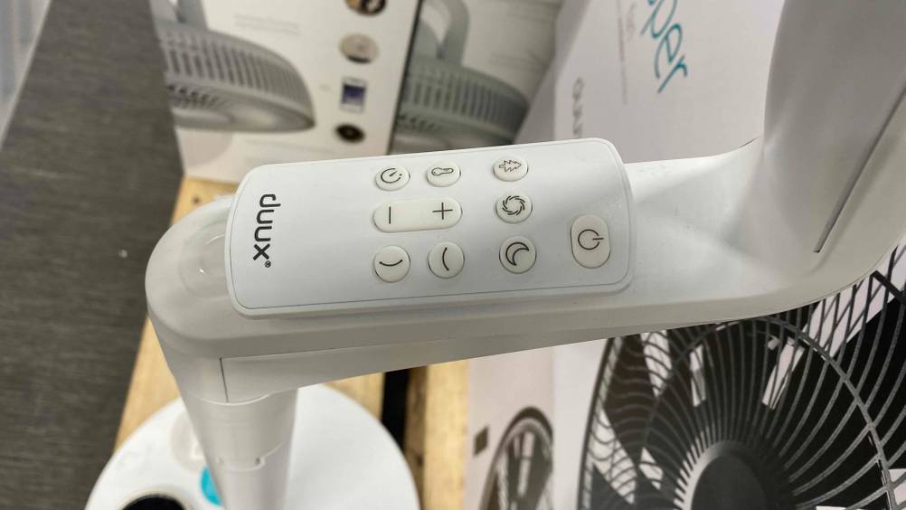 Im Test: Detailansicht der Bedienelemente eines Ventilators im Test.