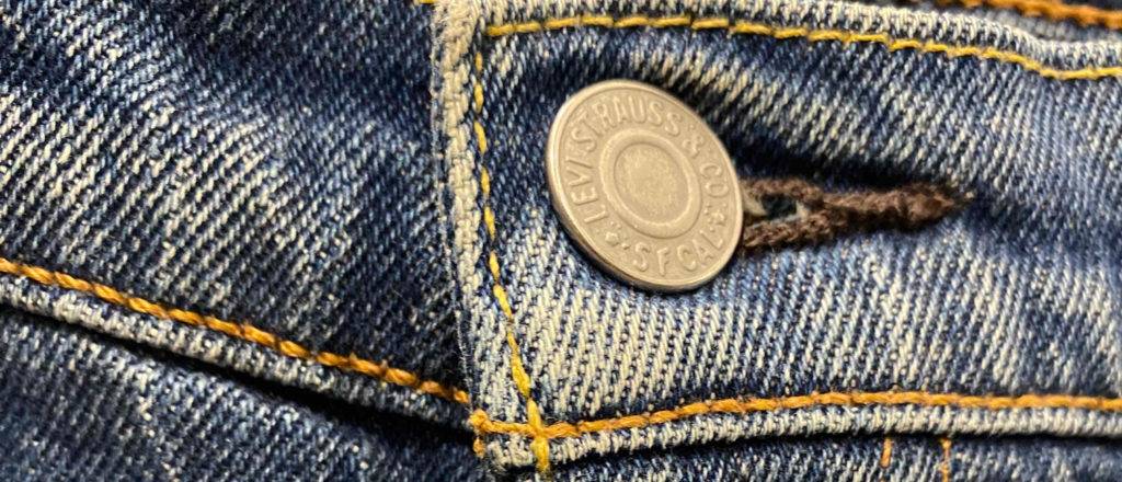 Getestete Levis-Jeans für Herren, Knopf.