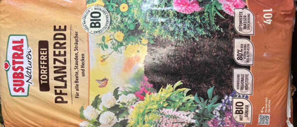 Blumenerde von Substral im 40-Liter-Beutel.