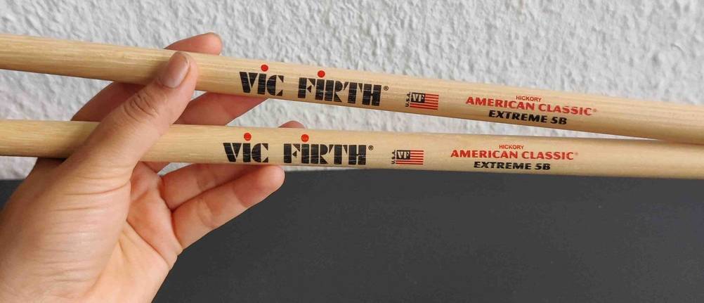 Drumsticks Vic Firth.