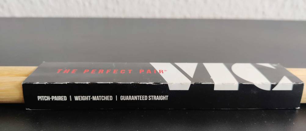 Drumsticks Vic Firth.