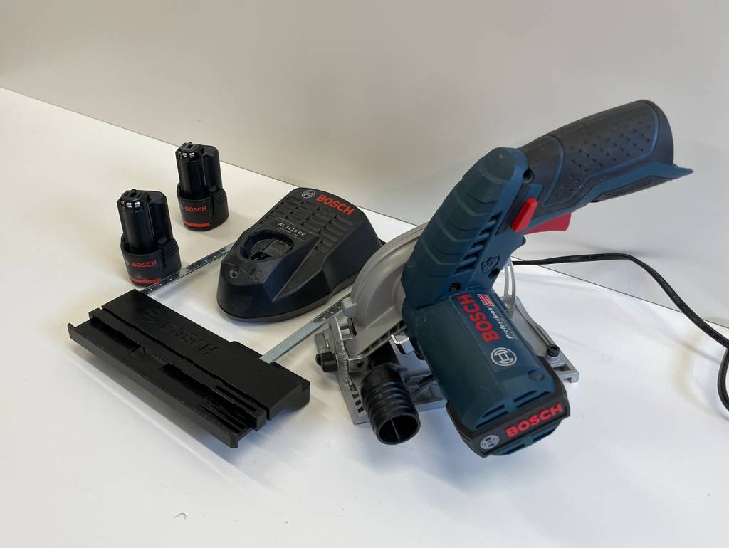 Bosch-Handkreissäge inklusive Zubehör.